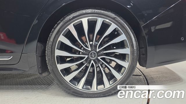 Lincoln Continental (X) 3.0 Presidential AWD 2018 — фото 21