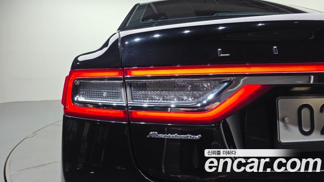 Lincoln Continental (X) 3.0 Presidential AWD 2018 — фото 23