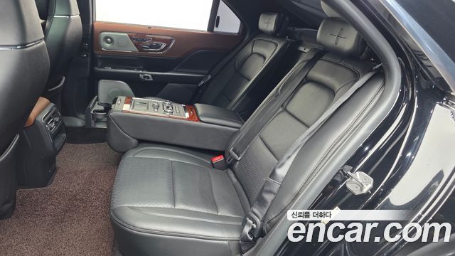 Lincoln Continental (X) 3.0 Presidential AWD 2018 — фото 26