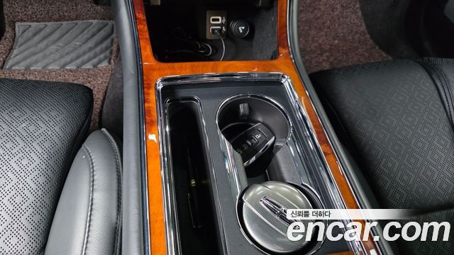 Lincoln Continental (X) 3.0 Presidential AWD 2018 — фото 29