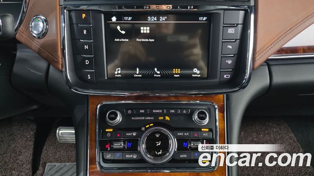 Lincoln Continental (X) 3.0 Presidential AWD 2018 — фото 31
