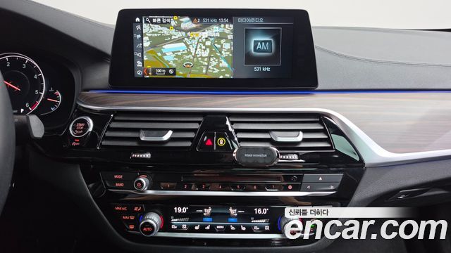 BMW 5 Series (G30) 520d xDrive M Sport Package Plus 2018 — фото 14