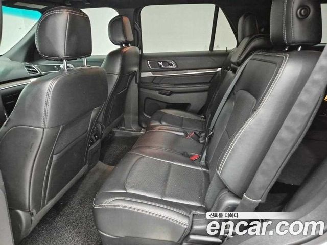 Ford Explorer 2.3 Limited 4WD 5th 2017 — фото 17