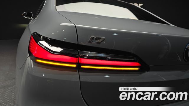 BMW i7 (G70) xDrive 60 M sport 2024 — фото 23