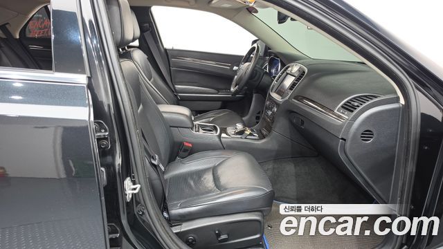 Chrysler 300C 3.6 2015 — фото 11
