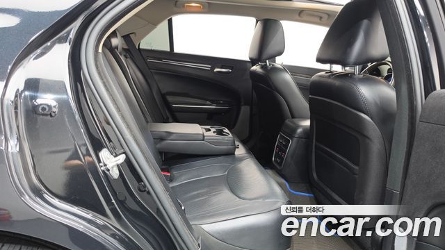 Chrysler 300C 3.6 2015 — фото 12