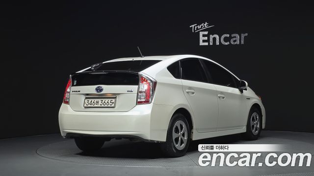 Toyota Prius 1.8 E 2015 — фото 2