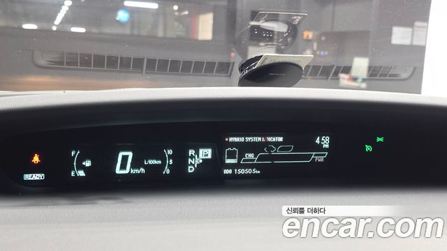 Toyota Prius 1.8 E 2015 — фото 8