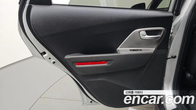Kia Niro Plus Earth 2024 — фото 31