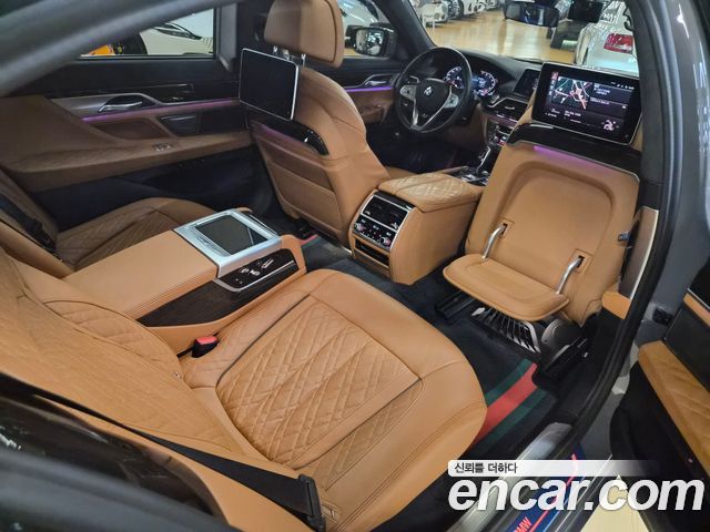 BMW 7 Series (G11) 740Li xDrive Design Pure Excellence 2021 — фото 17