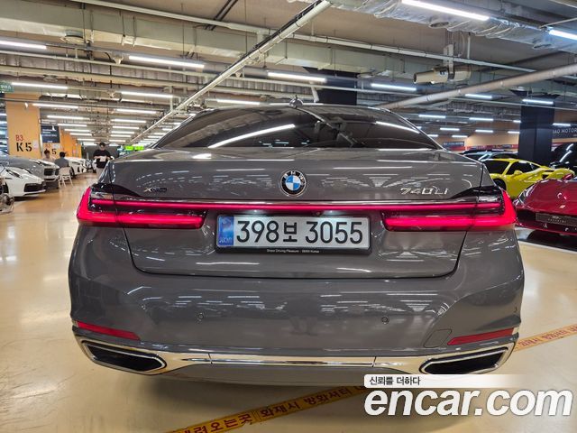 BMW 7 Series (G11) 740Li xDrive Design Pure Excellence 2021 — фото 24