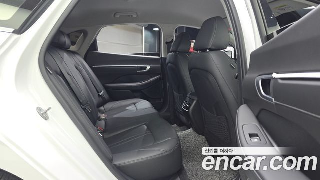 Hyundai Sonata The Edge (DN8) 2.0 Exclusive 2024 — фото 12