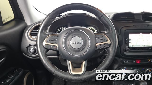 Jeep Renegade 2.0 Diesel Limited AWD 2017 — фото 13