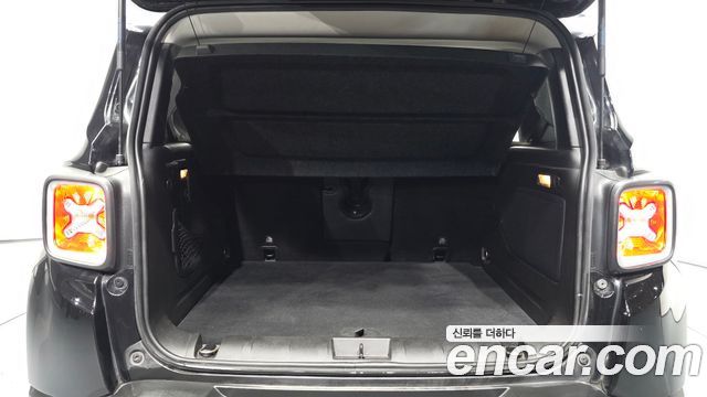 Jeep Renegade 2.0 Diesel Limited AWD 2017 — фото 20