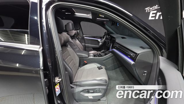 Volkswagen Touareg (III) 3.0 TDI R-Line 2021 — фото 26