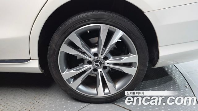 Mercedes-Benz C-Class (W205) C220 d 4MATIC 2020 — фото 5