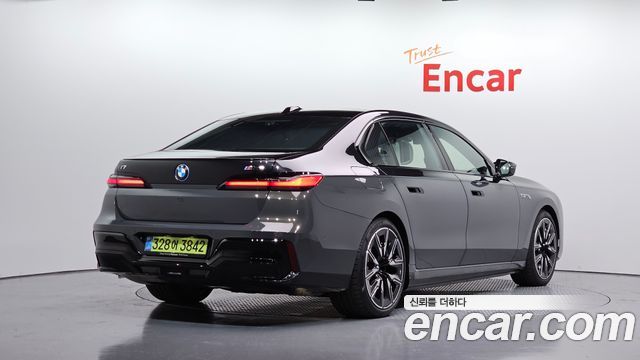 BMW i7 (G70) M70 xDrive M Performance 2025 — фото 2