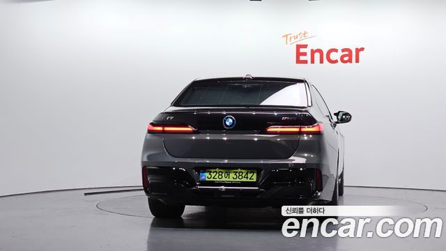 BMW i7 (G70) M70 xDrive M Performance 2025 — фото 4