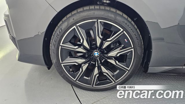 BMW i7 (G70) M70 xDrive M Performance 2025 — фото 5