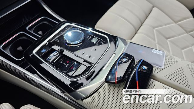 BMW i7 (G70) M70 xDrive M Performance 2025 — фото 9
