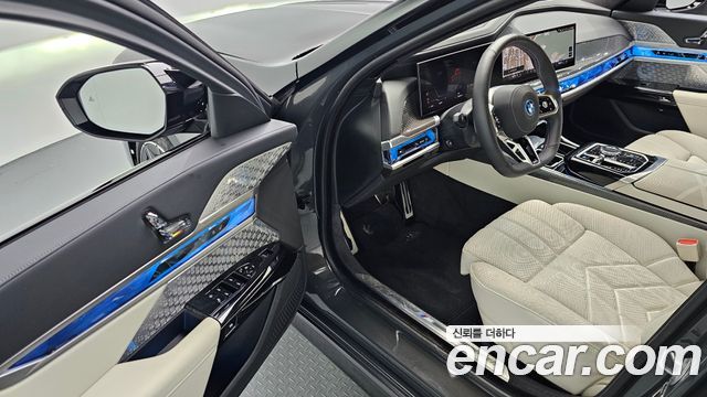 BMW i7 (G70) M70 xDrive M Performance 2025 — фото 10