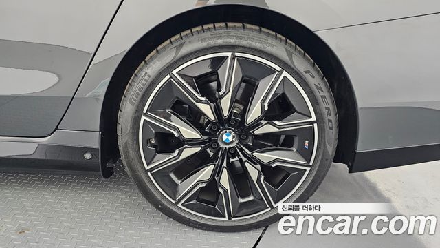 BMW i7 (G70) M70 xDrive M Performance 2025 — фото 21