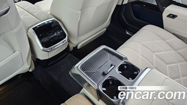 BMW i7 (G70) M70 xDrive M Performance 2025 — фото 27