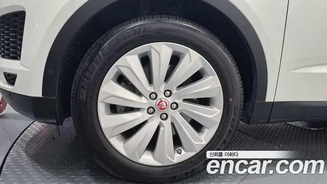 Jaguar E-PACE P250 SE 2019 — фото 5