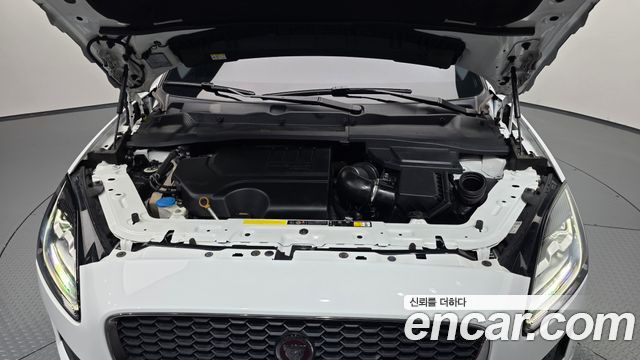 Jaguar E-PACE P250 SE 2019 — фото 6