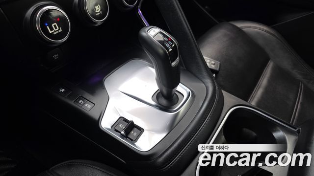 Jaguar E-PACE P250 SE 2019 — фото 9