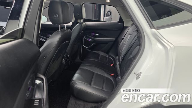 Jaguar E-PACE P250 SE 2019 — фото 16
