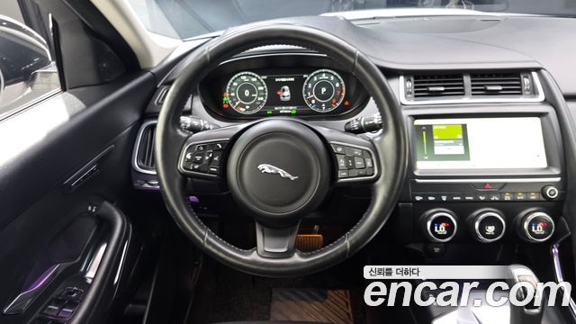 Jaguar E-PACE P250 SE 2019 — фото 17
