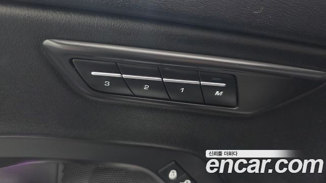 Jaguar E-PACE P250 SE 2019 — фото 22