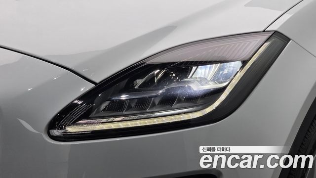Jaguar E-PACE P250 SE 2019 — фото 28