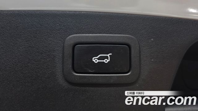 Jaguar E-PACE P250 SE 2019 — фото 39
