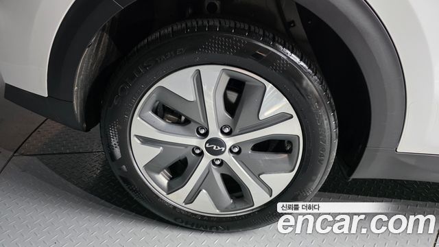 Kia Niro Plus Earth 2024 — фото 5