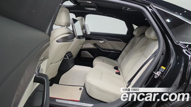Audi A8 (D5) 55 TFSI Quattro Premium LWB 2023 — фото 12