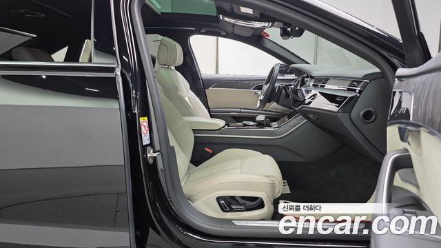 Audi A8 (D5) 55 TFSI Quattro Premium LWB 2023 — фото 26