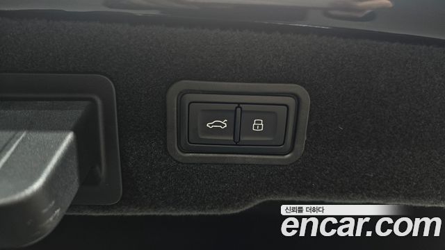 Audi A8 (D5) 55 TFSI Quattro Premium LWB 2023 — фото 31
