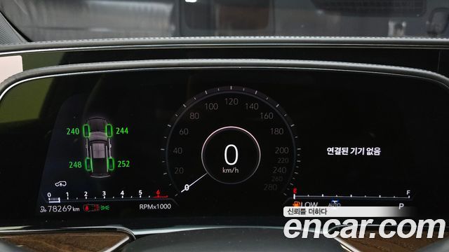 Cadillac Escalade (V) 6.2 Premium Luxury Platinum 2021 — фото 8