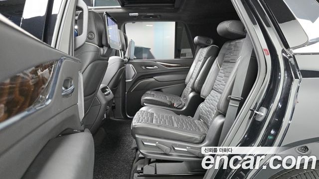 Cadillac Escalade (V) 6.2 Premium Luxury Platinum 2021 — фото 12