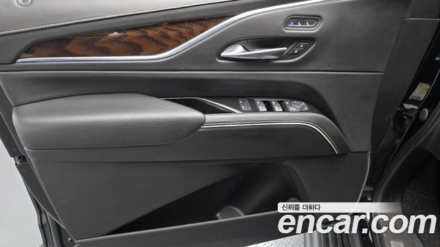 Cadillac Escalade (V) 6.2 Premium Luxury Platinum 2021 — фото 24