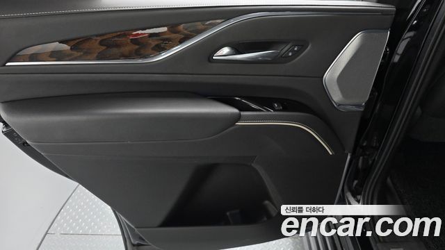Cadillac Escalade (V) 6.2 Premium Luxury Platinum 2021 — фото 25