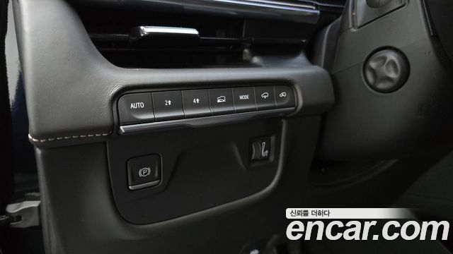 Cadillac Escalade (V) 6.2 Premium Luxury Platinum 2021 — фото 32