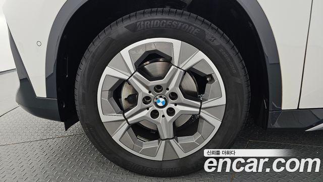 BMW X1 (U11) xDrive 20i xLine 2025 — фото 5
