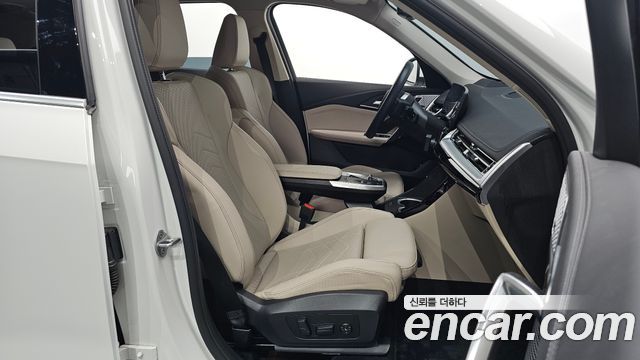 BMW X1 (U11) xDrive 20i xLine 2025 — фото 10