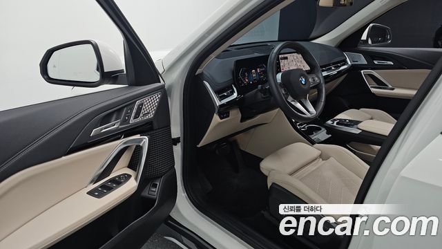 BMW X1 (U11) xDrive 20i xLine 2025 — фото 15