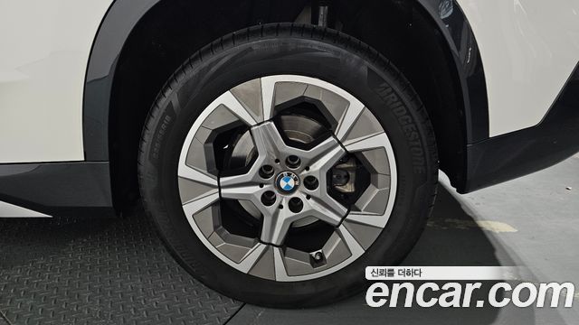 BMW X1 (U11) xDrive 20i xLine 2025 — фото 27