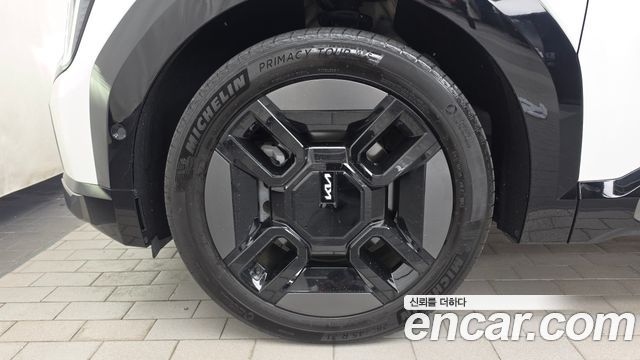 Kia EV9 Long Range 4WD GT Line 2024 — фото 5