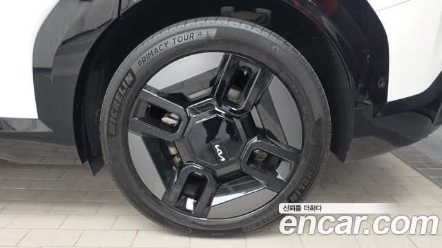 Kia EV9 Long Range 4WD GT Line 2024 — фото 21